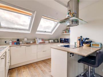 Wendell Park, London, Greater London - Equipped kitchen