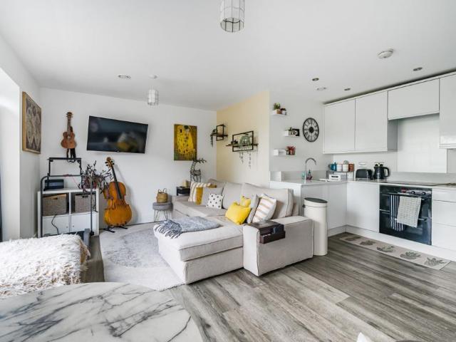 2 bedroom apartment for sale