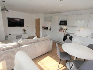 2 bedroom apartment for sale