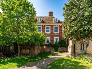 Huntingdonshire, East of England - Parking