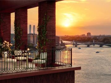 Flat for sale in Nine Elms - Balcony