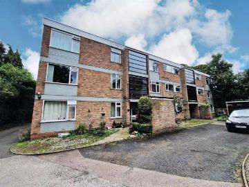2 bedroom ground flat for sale
