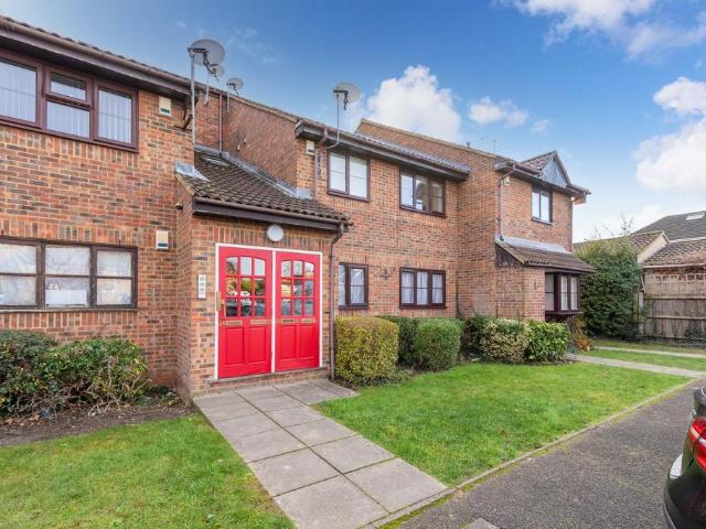 2 bedroom maisonette for sale