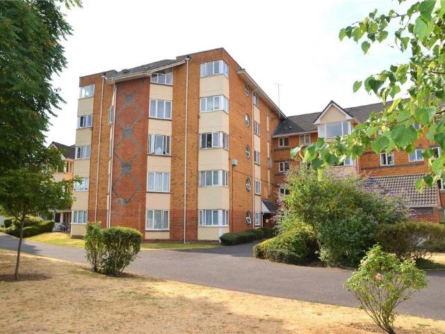 2 bedroom maisonette for sale