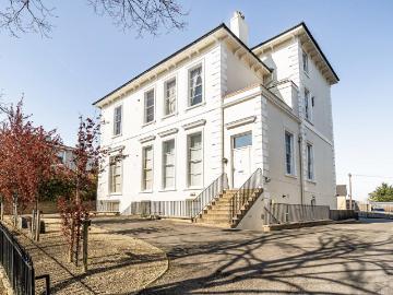 Cheltenham, Gloucestershire county, Southdowns