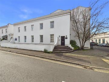 Cheltenham, Gloucestershire county, Southdowns