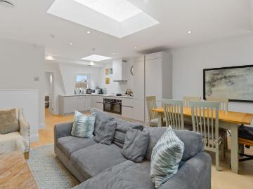 Sands End, London, Greater London - Equipped kitchen