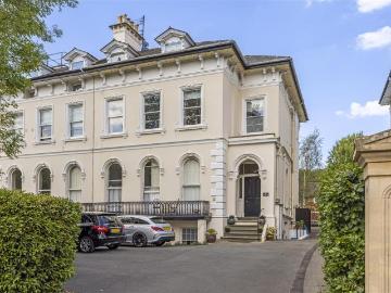 Cheltenham, Gloucestershire county, Southdowns