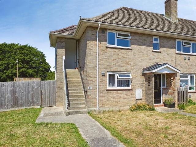 2 bedroom maisonette for sale