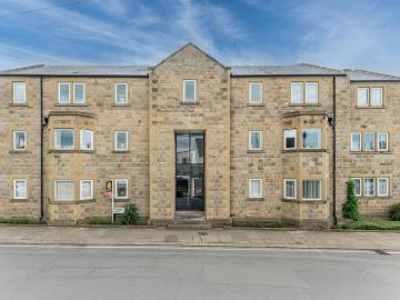Leeds, West Yorkshire, North England - Equipped kitchen