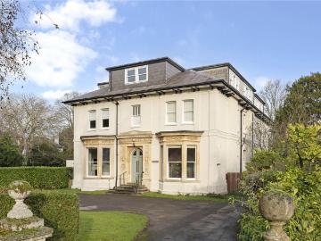 Cheltenham, Gloucestershire county, Southdowns