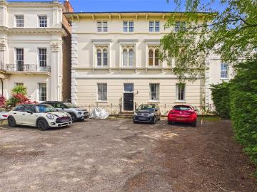 Cheltenham, Gloucestershire county, Southdowns