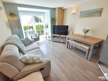 Pembrokeshire county, Wales - Equipped kitchen
