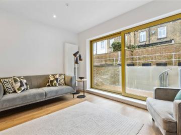 Summerstown, London, Greater London - Balcony