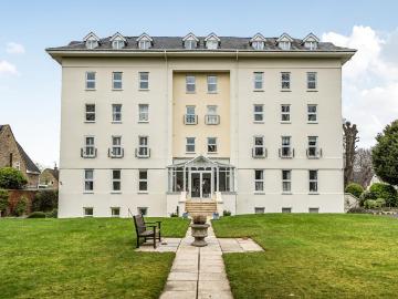 Cheltenham, Gloucestershire county, Southdowns