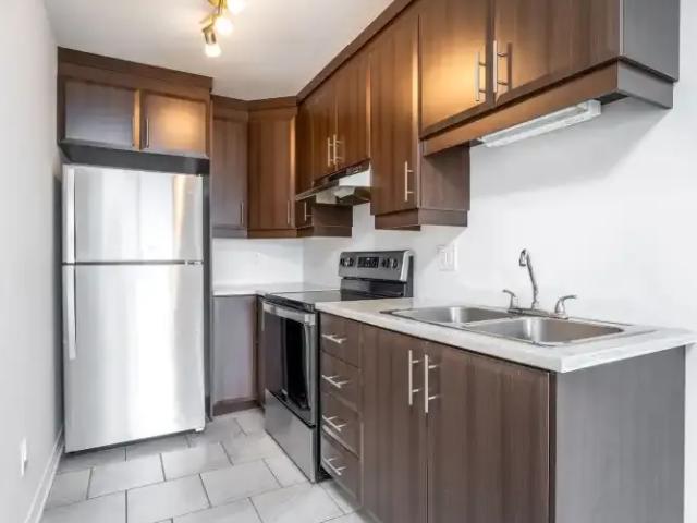 2 Bedroom Apartment Gatineau QC 105394276