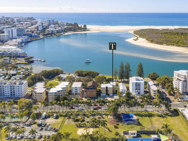 2 Bedroom Apartment Golden Beach QLD 105436286