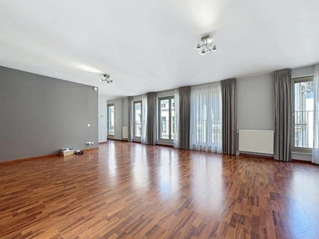 2 bedroom apartment Grand Place Terrace
