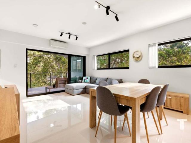 2 Bedroom Apartment Greenslopes QLD 105706777