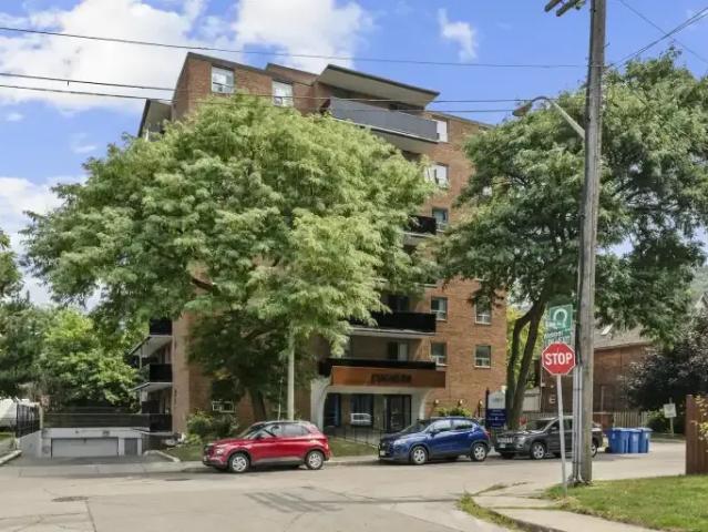 2 Bedroom Apartment Hamilton ON 106148360