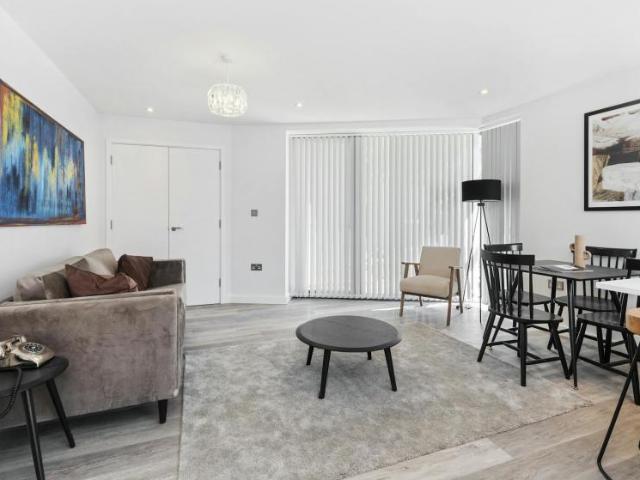2 Bedroom Apartment Harrow Harrow 73598577