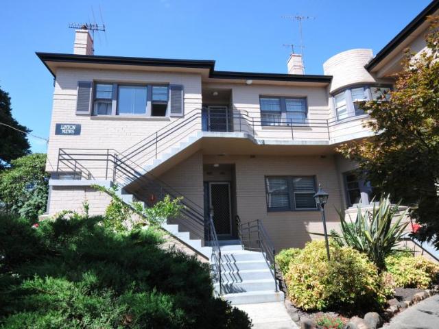 2 Bedroom Apartment Hawthorn East VIC 105690291