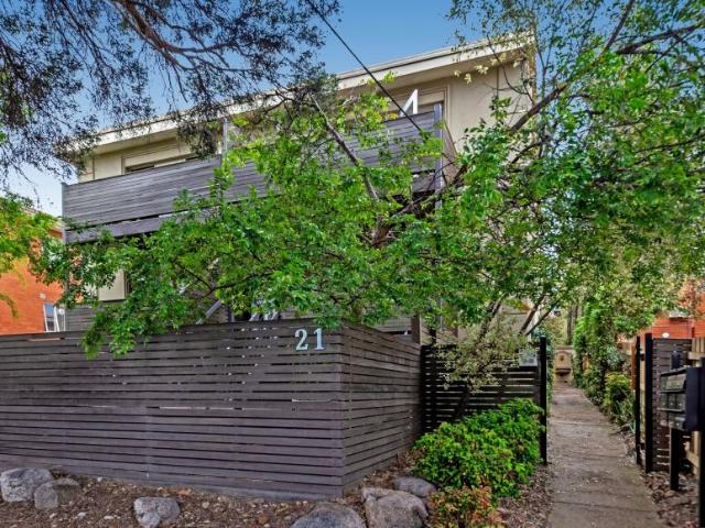 2 Bedroom Apartment Hawthorn VIC 105470725