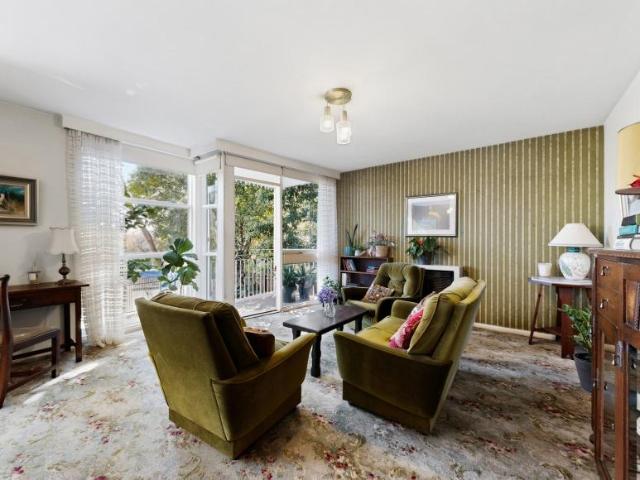2 Bedroom Apartment Hawthorn VIC 105825906