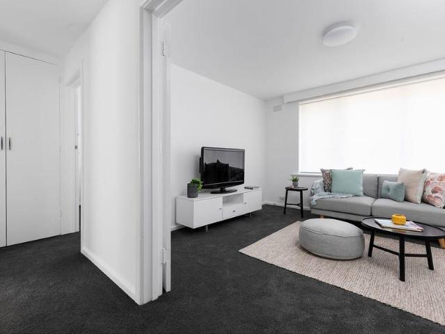 2 Bedroom Apartment Hawthorn VIC LS105362088