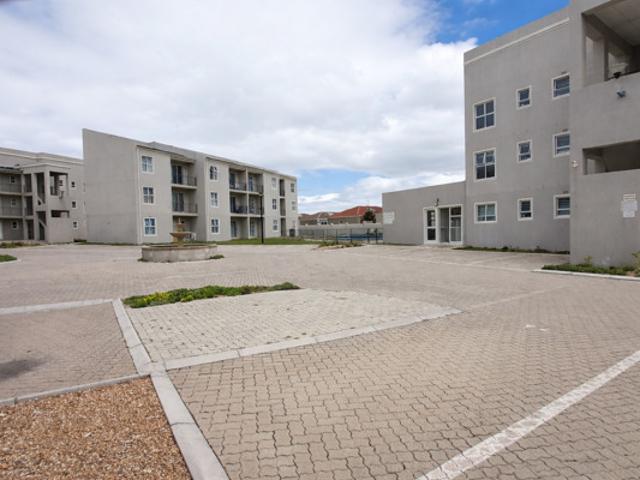 2 Bedroom Apartment in Muizenberg