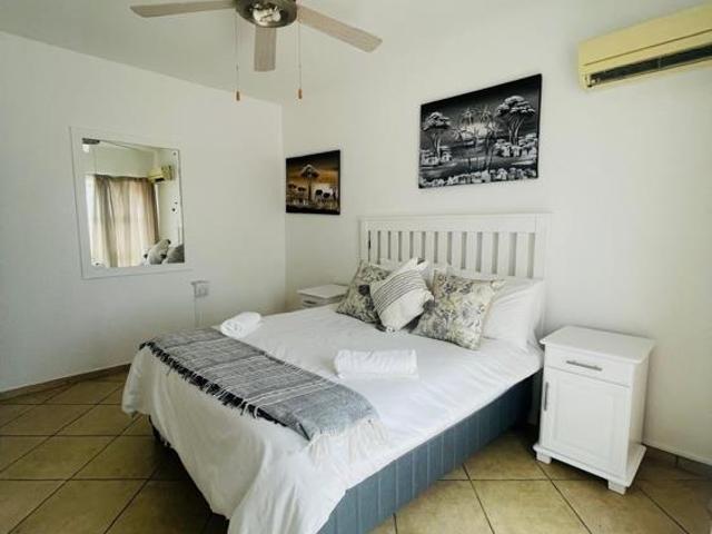2 Bedroom Apartment in Manaba Beach