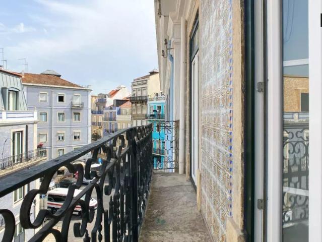 2 Bedroom Apartment in Martim Moniz