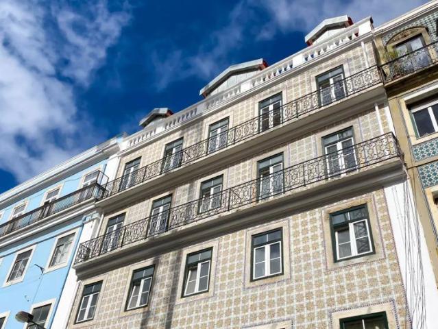 2 Bedroom Apartment in Martim Moniz