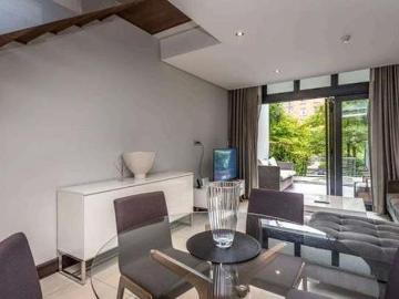 2 Bedroom Apartment in Melrose Arch