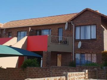 2 Bedroom Apartment in Mondeor