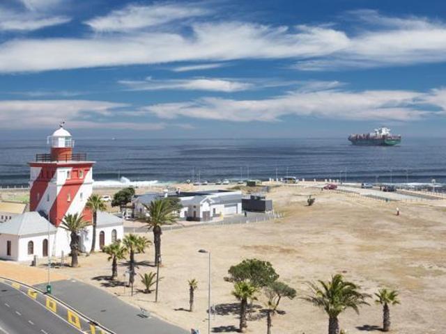 2 Bedroom Apartment in Mouille Point