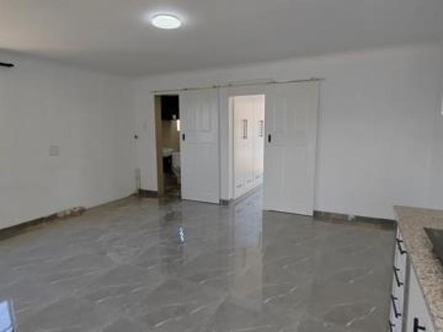 2 Bedroom Apartment in Newlands West