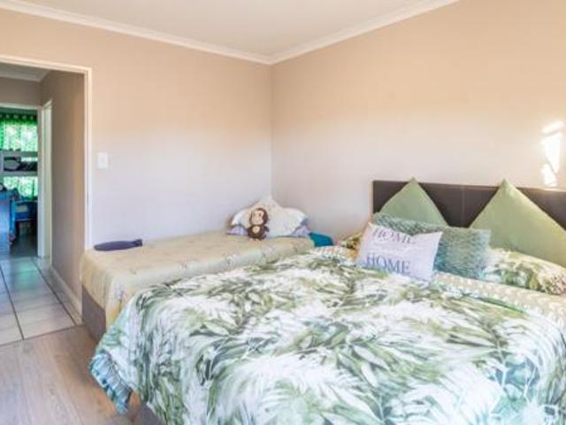 2 Bedroom Apartment in Oak Glen