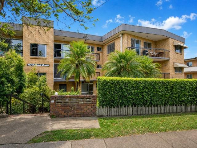 2 Bedroom Apartment in a Convenient Coorparoo Location