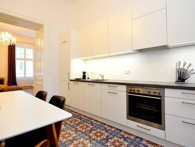 2 bedroom apartment in a lovely historic building nearby the famous Rochusmarkt, Vienna Amsterdam Apartments for Rent