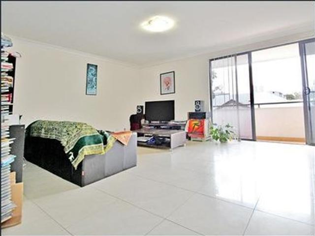 2 bedroom Apartment in an Excellent Location!