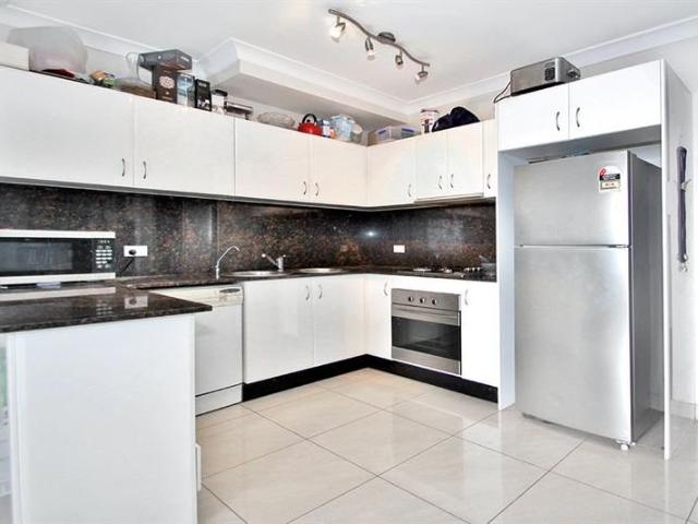 2 bedroom Apartment in an Excellent Location!