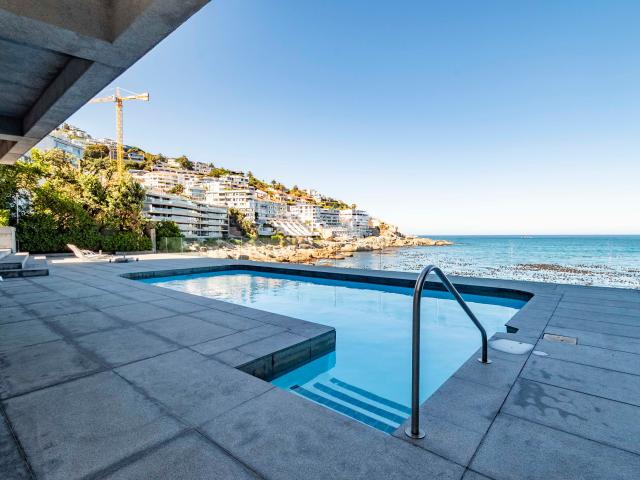 2 Bedroom Apartment in Bantry Bay