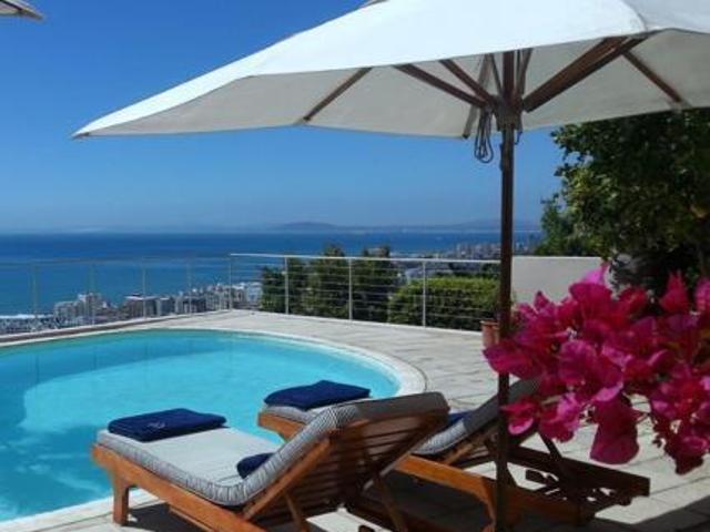 2 Bedroom Apartment in Bantry Bay