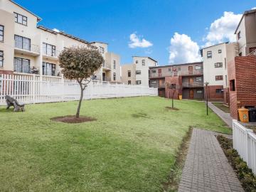 2 Bedroom Apartment in Sunninghill