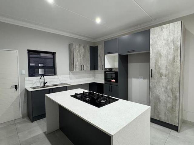 2 Bedroom Apartment in Bryanston
