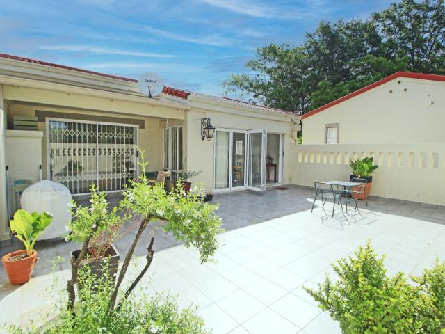 2 Bedroom Apartment in Bryanston