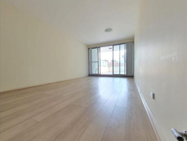 2 Bedroom Apartment in Chippendale
