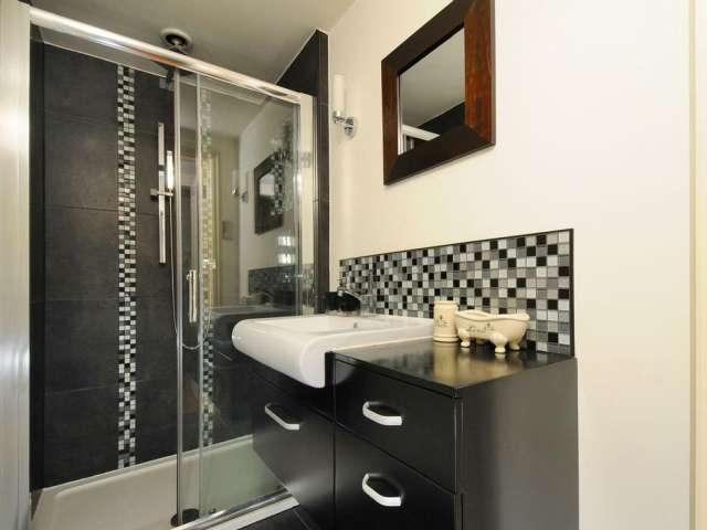 2 bedroom apartment in Chiswick Riverside, London