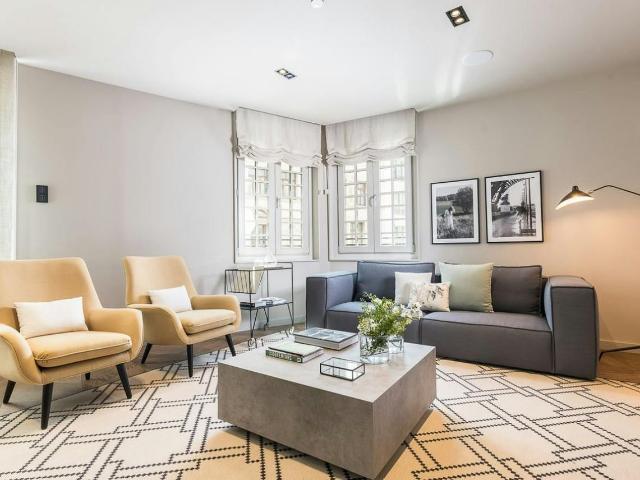 2 Bedroom Apartment in Ciutat Vella, Barcelona Amsterdam Apartments for Rent